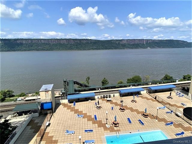 1085 Warburton Avenue 820, Yonkers, NY 10701