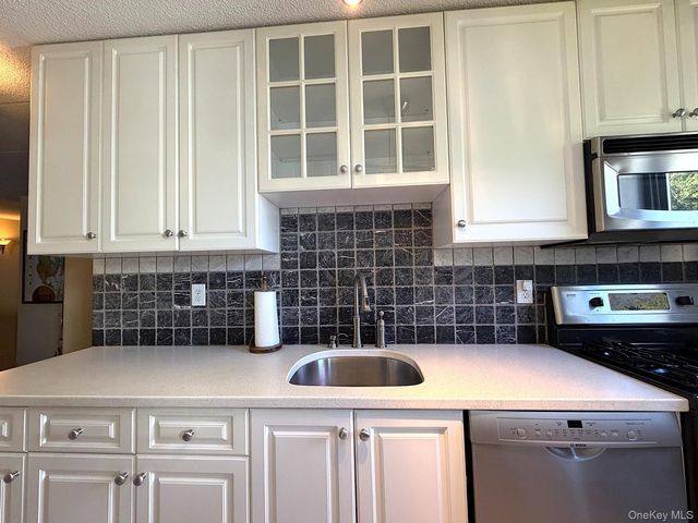1085 Warburton Avenue 820, Yonkers, NY 10701