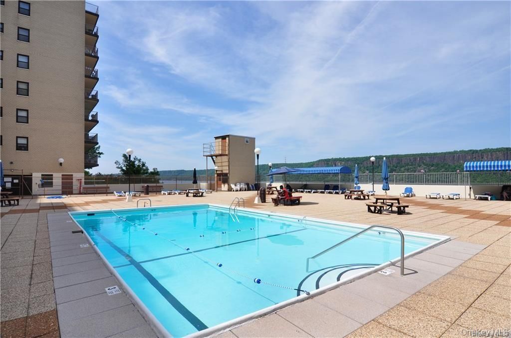 1085 Warburton Avenue 820, Yonkers, NY 10701 — photo 2