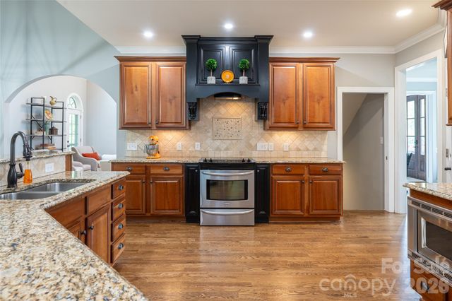 75 Ledgestone Drive, Fairview, NC 28730