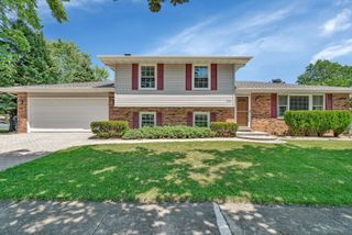 220 Shabbona Drive, Minooka, IL 60447