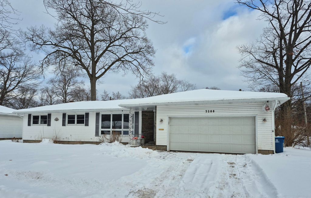 3288 Hanley Road, Muskegon, MI 49441