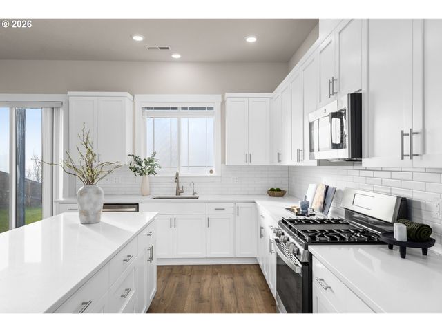 15404 Nw ORCHID St, Portland, OR 97210