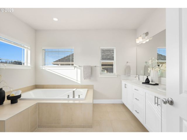 15404 Nw ORCHID St, Portland, OR 97210