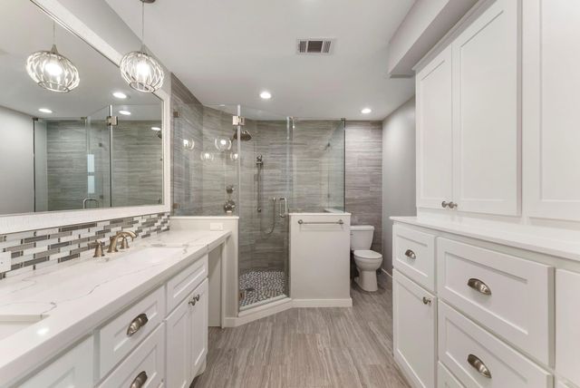 1 N Birchcane Court, The Woodlands, TX 77381