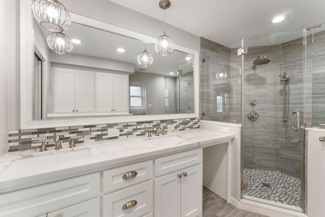 1 N Birchcane Court, The Woodlands, TX 77381