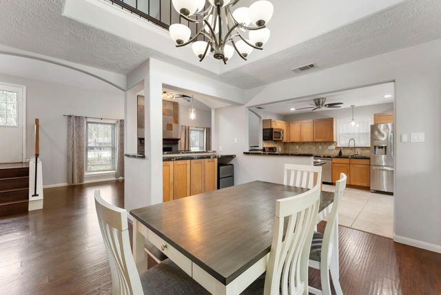 1 N Birchcane Court, The Woodlands, TX 77381