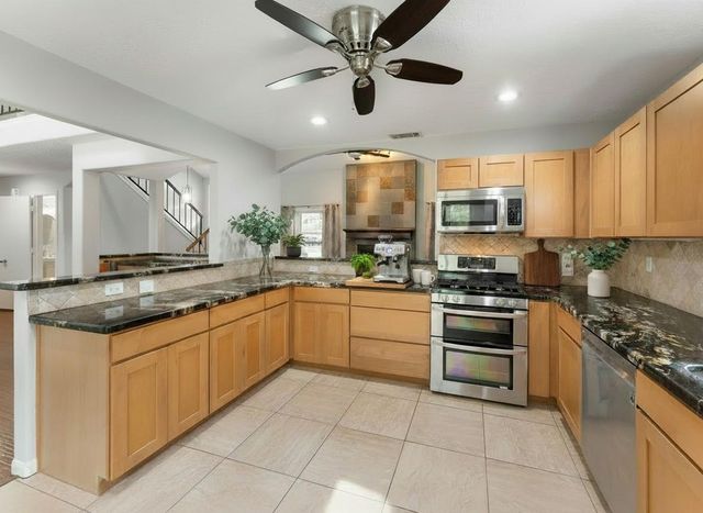 1 N Birchcane Court, The Woodlands, TX 77381