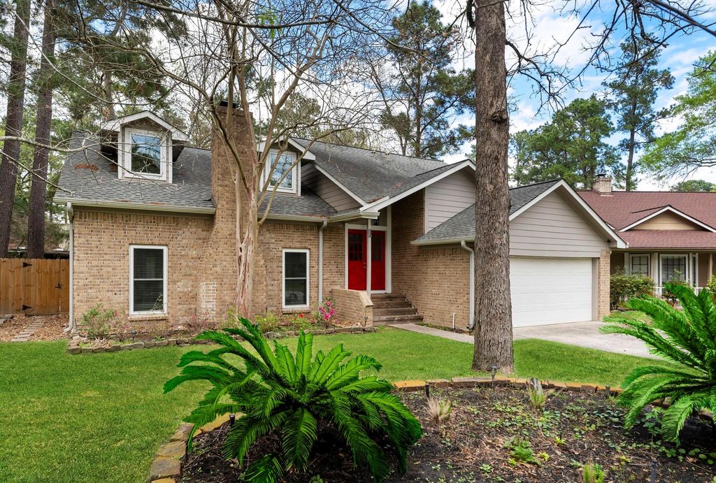 1 N Birchcane Court, The Woodlands, TX 77381
