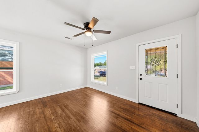 3631 Idaho Avenue, Dallas, TX 75216
