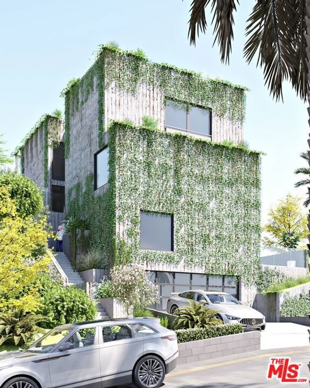 Image 2 of property listing at 2252 Aaron Street, Los Angeles, CA 90026