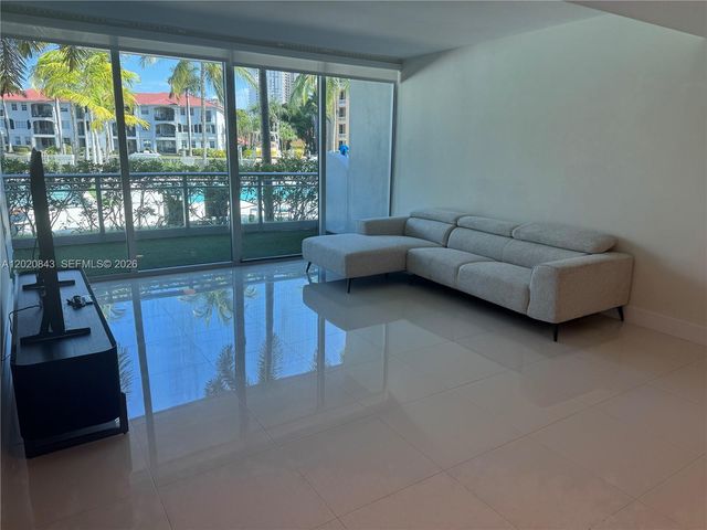 2950 NE 188th St 140, Aventura, FL 33180