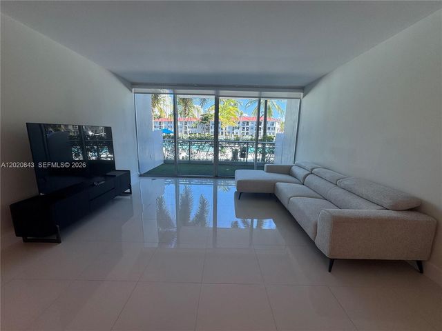 2950 NE 188th St 140, Aventura, FL 33180