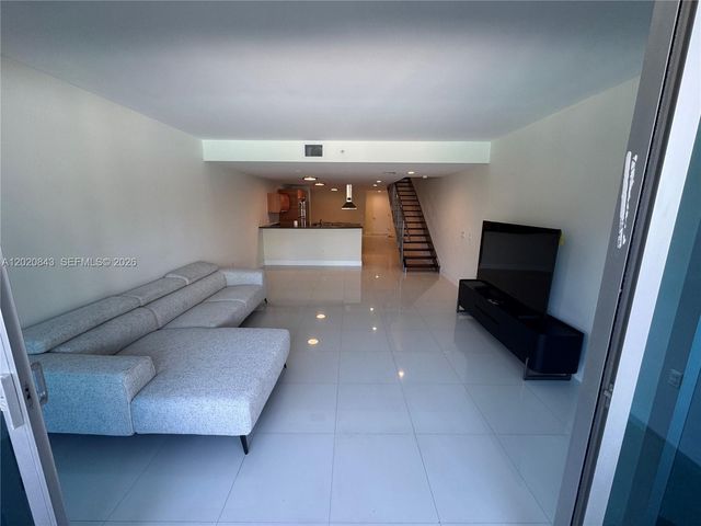2950 NE 188th St 140, Aventura, FL 33180