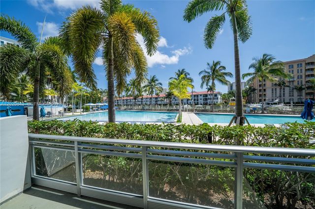 2950 NE 188th St 140, Aventura, FL 33180