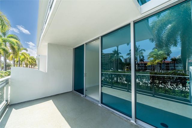 2950 NE 188th St 140, Aventura, FL 33180