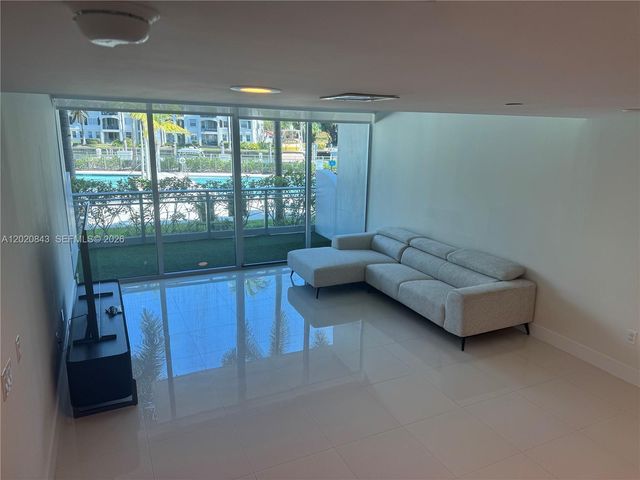 2950 NE 188th St 140, Aventura, FL 33180