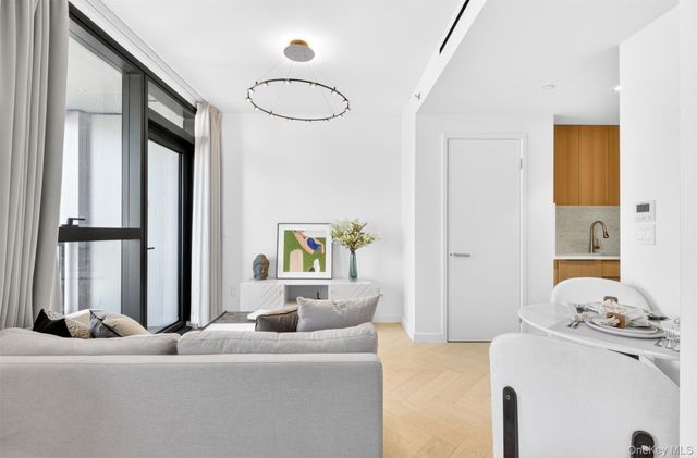 133-25 37TH Avenue 3D, Flushing, NY 11354