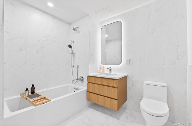 133-25 37TH Avenue 3D, Flushing, NY 11354