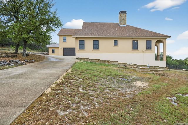 1076 SADDLEBACK RIDGE TRL, Bandera, TX 78003