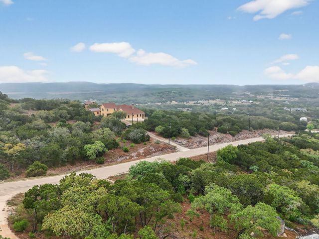 1076 SADDLEBACK RIDGE TRL, Bandera, TX 78003