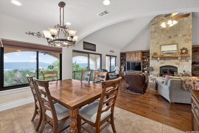 1076 SADDLEBACK RIDGE TRL, Bandera, TX 78003