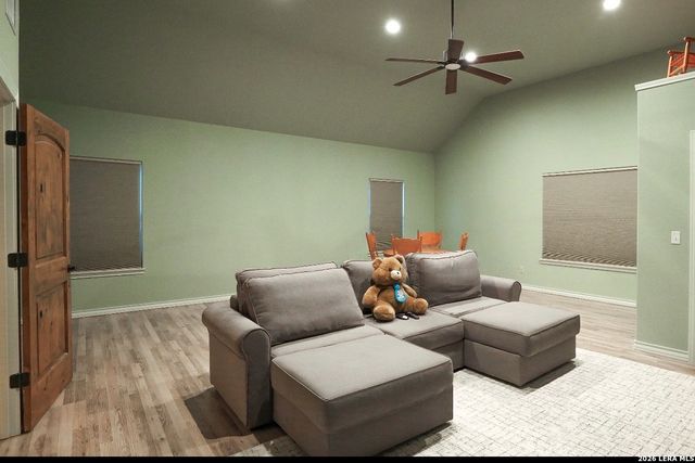 1076 SADDLEBACK RIDGE TRL, Bandera, TX 78003