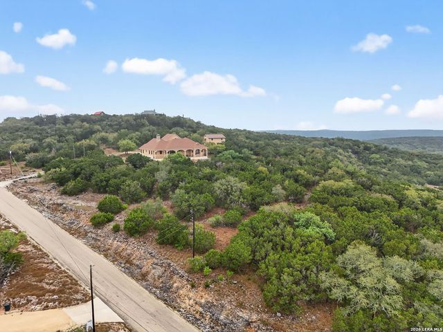 1076 SADDLEBACK RIDGE TRL, Bandera, TX 78003