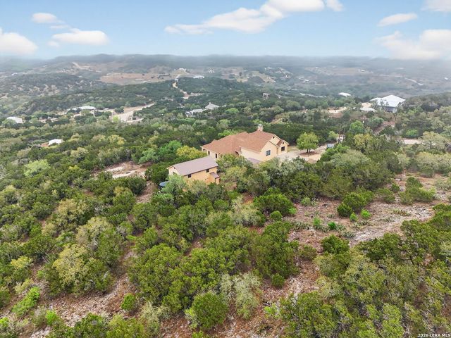1076 SADDLEBACK RIDGE TRL, Bandera, TX 78003