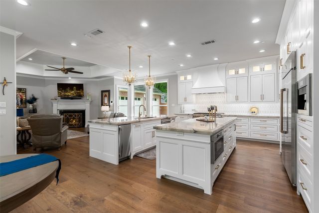1313 CHATSWORTH Court E, Colleyville, TX 76034