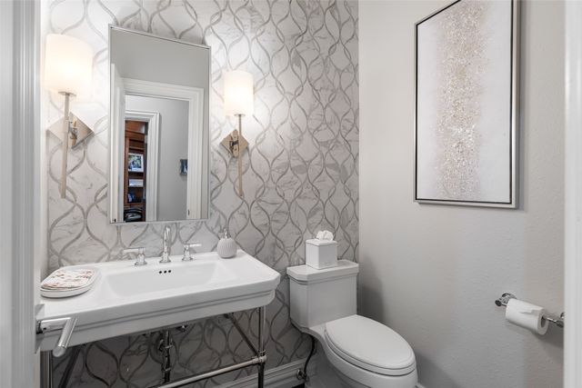1313 CHATSWORTH Court E, Colleyville, TX 76034