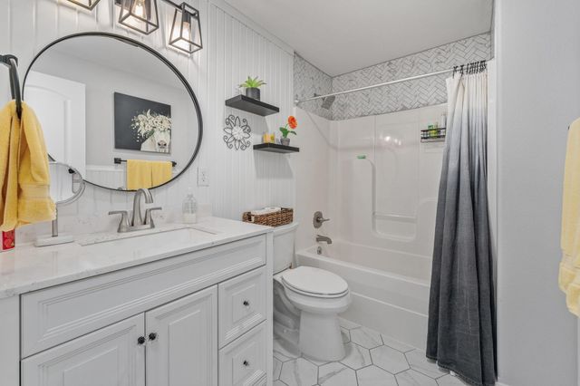 2153 S Sierra Hills Cir, Wichita, KS 67230