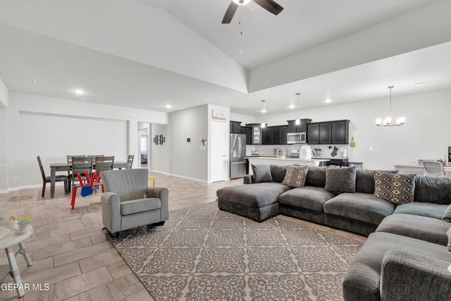 11538 Wayne Carreon Street, Socorro, TX 79927