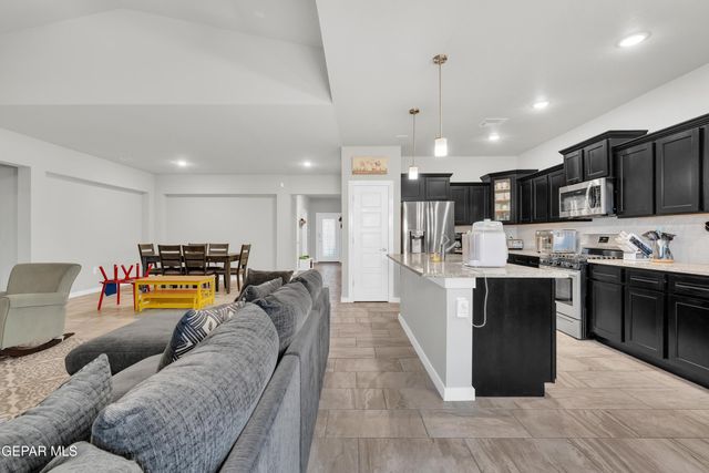 11538 Wayne Carreon Street, Socorro, TX 79927