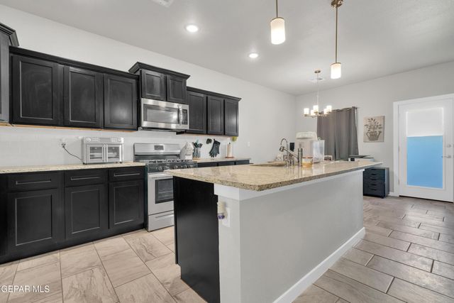 11538 Wayne Carreon Street, Socorro, TX 79927