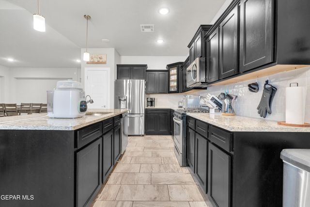 11538 Wayne Carreon Street, Socorro, TX 79927