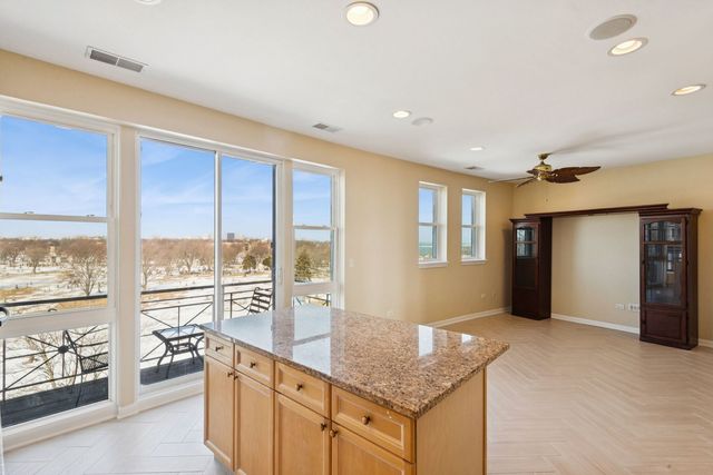 7748 N Sheridan Road 5, Chicago, IL 60626