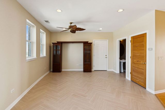 7748 N Sheridan Road 5, Chicago, IL 60626