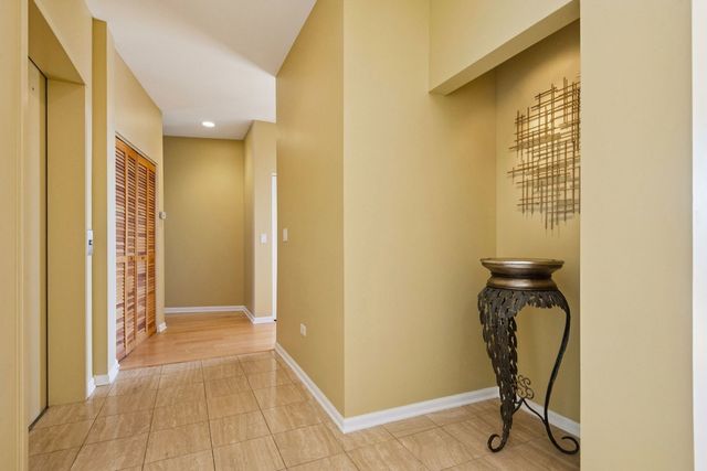 7748 N Sheridan Road 5, Chicago, IL 60626