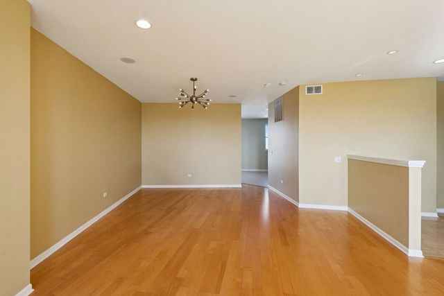 7748 N Sheridan Road 5, Chicago, IL 60626