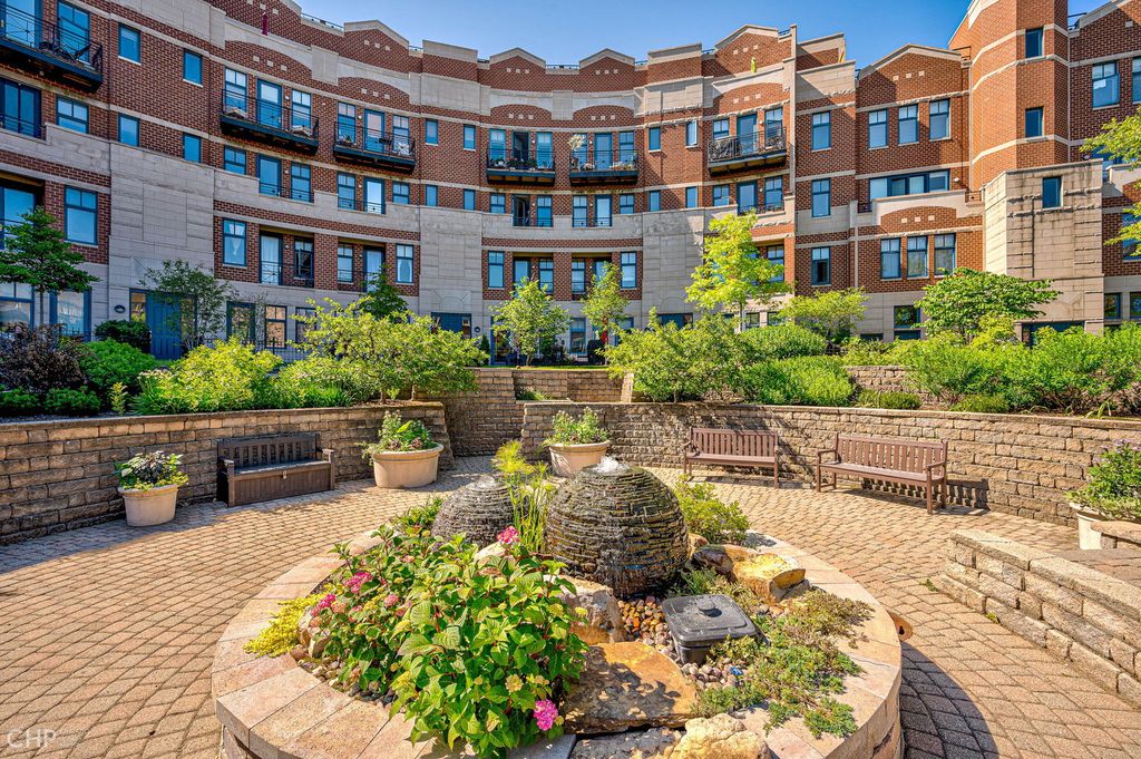 7748 N Sheridan Road 5, Chicago, IL 60626