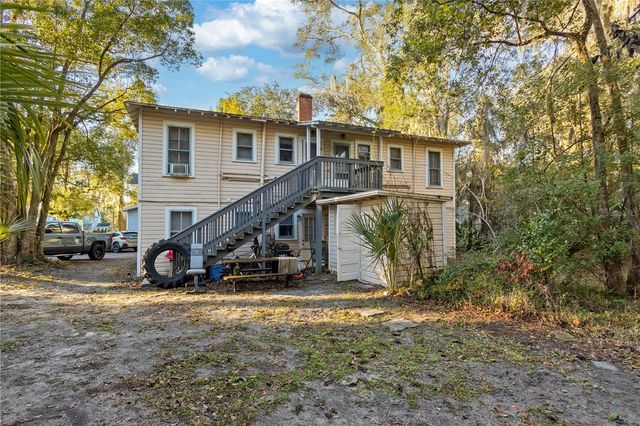 824 E UNIVERSITY AVENUE, Gainesville, FL 32601