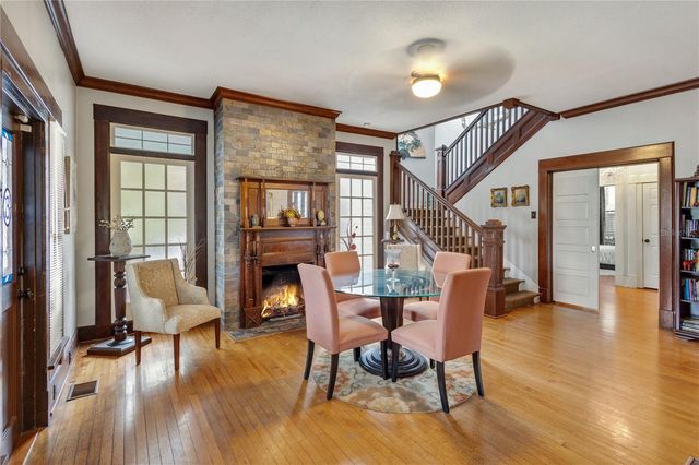 824 E UNIVERSITY AVENUE, Gainesville, FL 32601