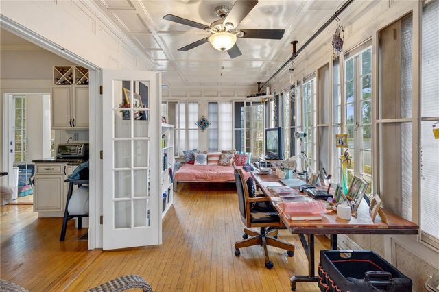 824 E UNIVERSITY AVENUE, Gainesville, FL 32601