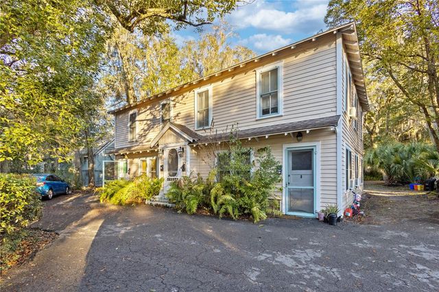 824 E UNIVERSITY AVENUE, Gainesville, FL 32601