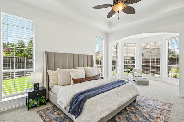 1045 Sir Lancelot Circle, Lewisville, TX 75056