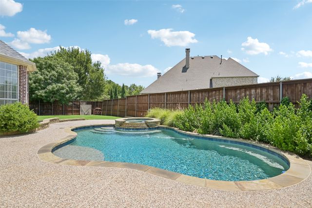 1045 Sir Lancelot Circle, Lewisville, TX 75056