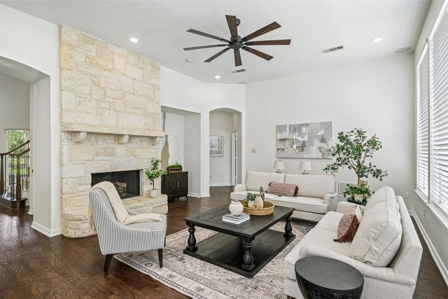 1045 Sir Lancelot Circle, Lewisville, TX 75056