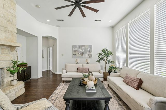 1045 Sir Lancelot Circle, Lewisville, TX 75056