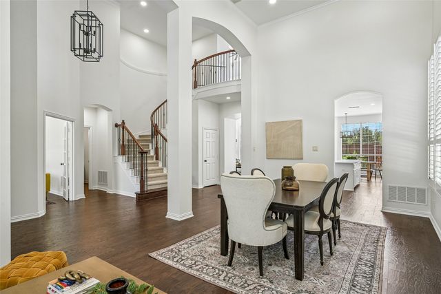 1045 Sir Lancelot Circle, Lewisville, TX 75056